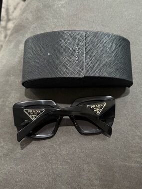 Prada Milano Black Oversized Cat-Eye Sunglasses WITH CASE